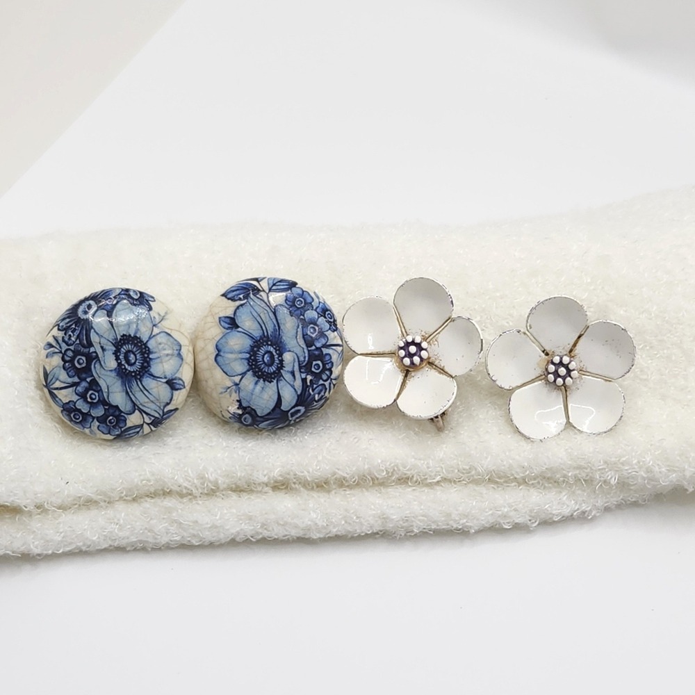 Vintage Blue White Floral Clay Cabochon & Enamel Flower Clip On Earrings Lot 2
